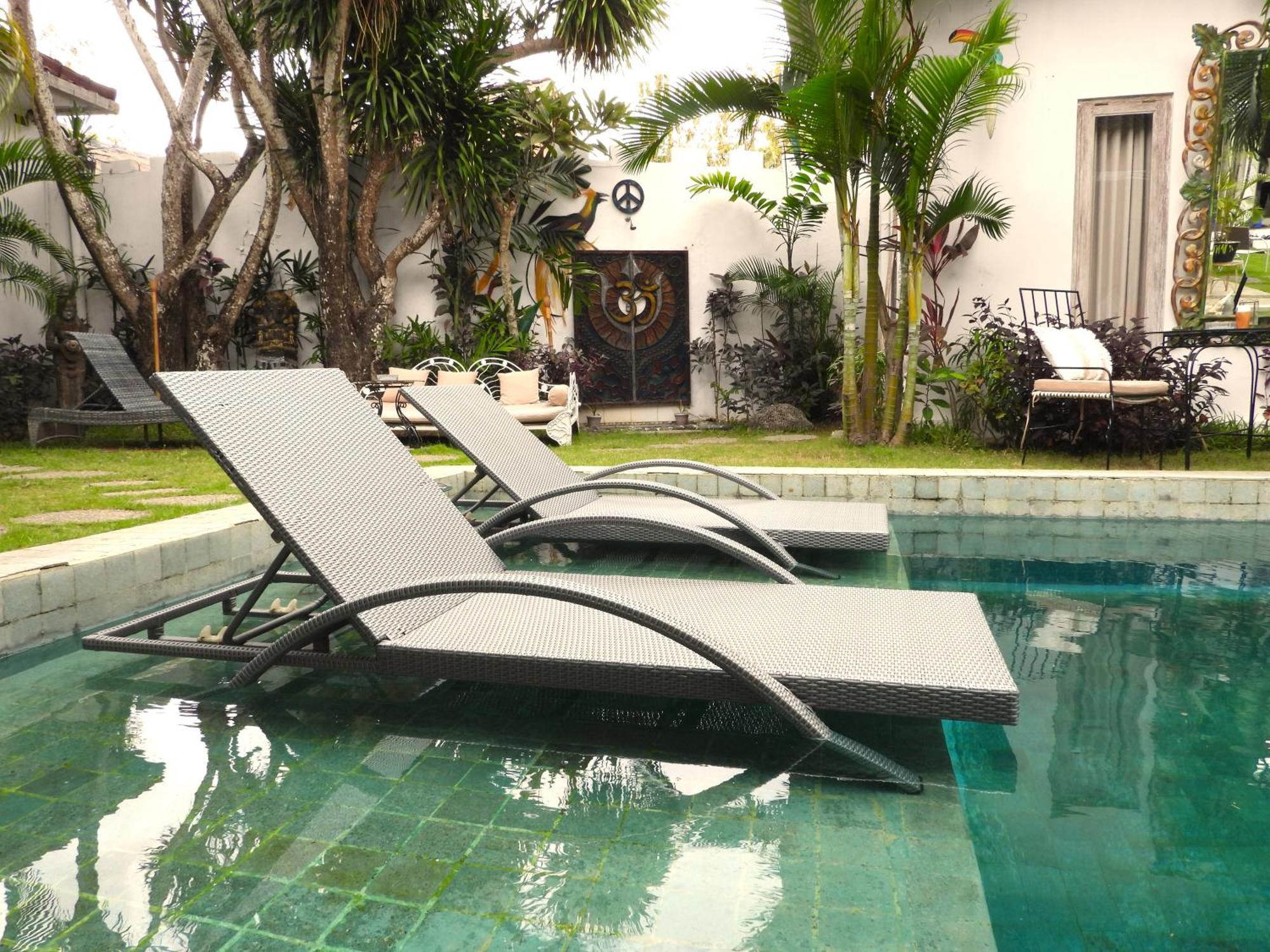 Surga Homestay Jimbaran Exterior foto