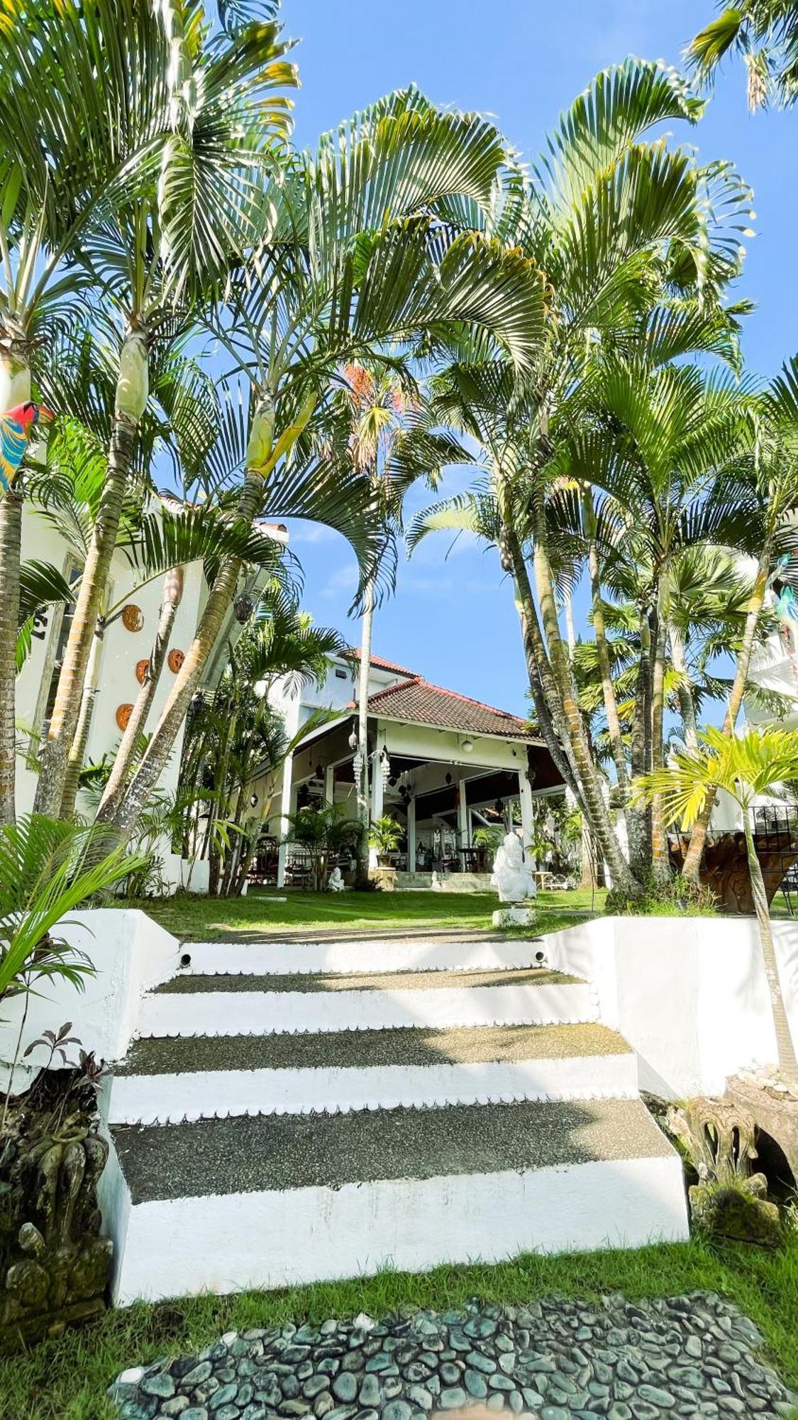 Surga Homestay Jimbaran Exterior foto
